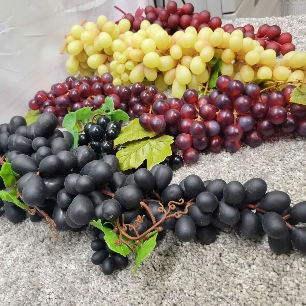 Lot of 6 Vintage Artificial  Rubber Grapes